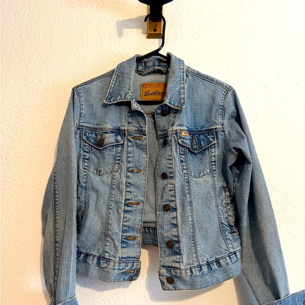 Levi's Blue Jean Jacket Classic Denim Style